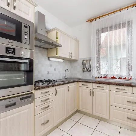 Дом отдыха Yellow 1 By Interhome Балатонмариафюрдё