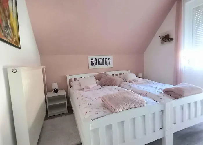 Yellow 1 By Interhome בית נופש Balatonmáriafürdő